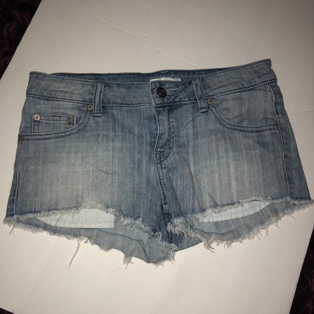 aritzia cut off shorts